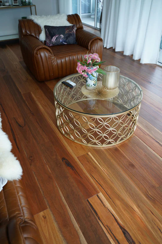 How to Choose the Right Hardwood Flooring Color for Your Space