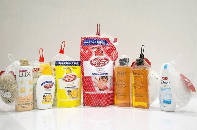 The Journey of Cosmetic Packaging: From Supplier to Store Shelf