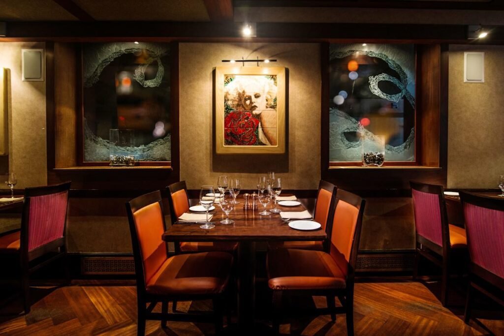 North Square Restaurant: Cozy Atmosphere & Delicious Cuisine